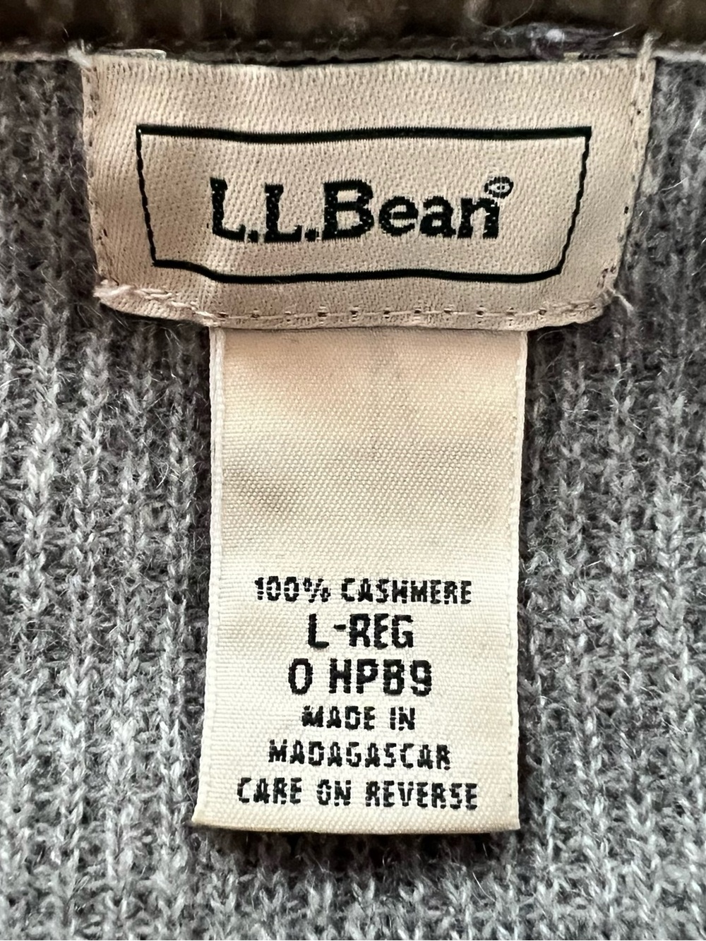 L.L.Bean Light Gray 100% Cashmere Hooded Zip Sweater Quiet Luxury Cabincore Soft - Picture 2 of 7